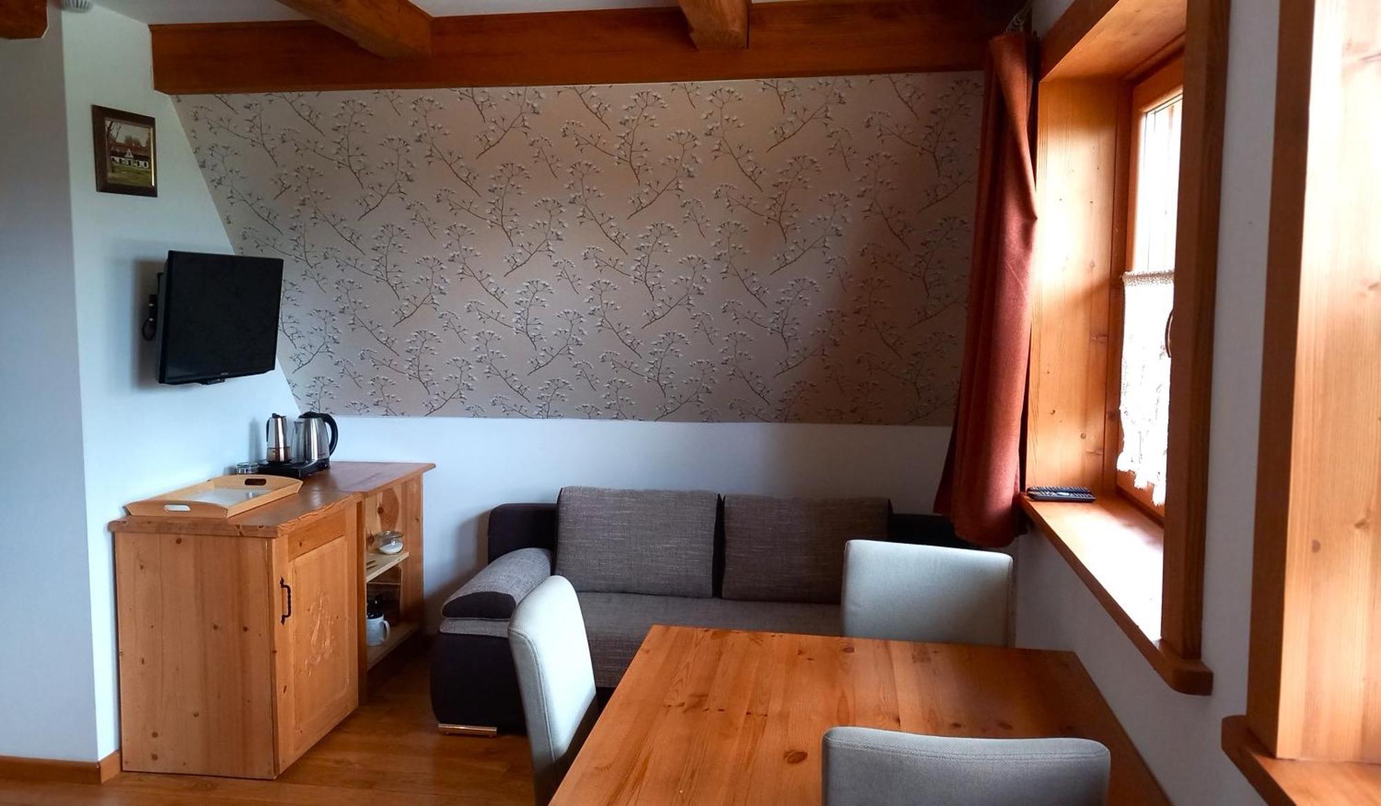 Dom Pod Smokami Apartment Bukowina Tatrzanska Bagian luar foto